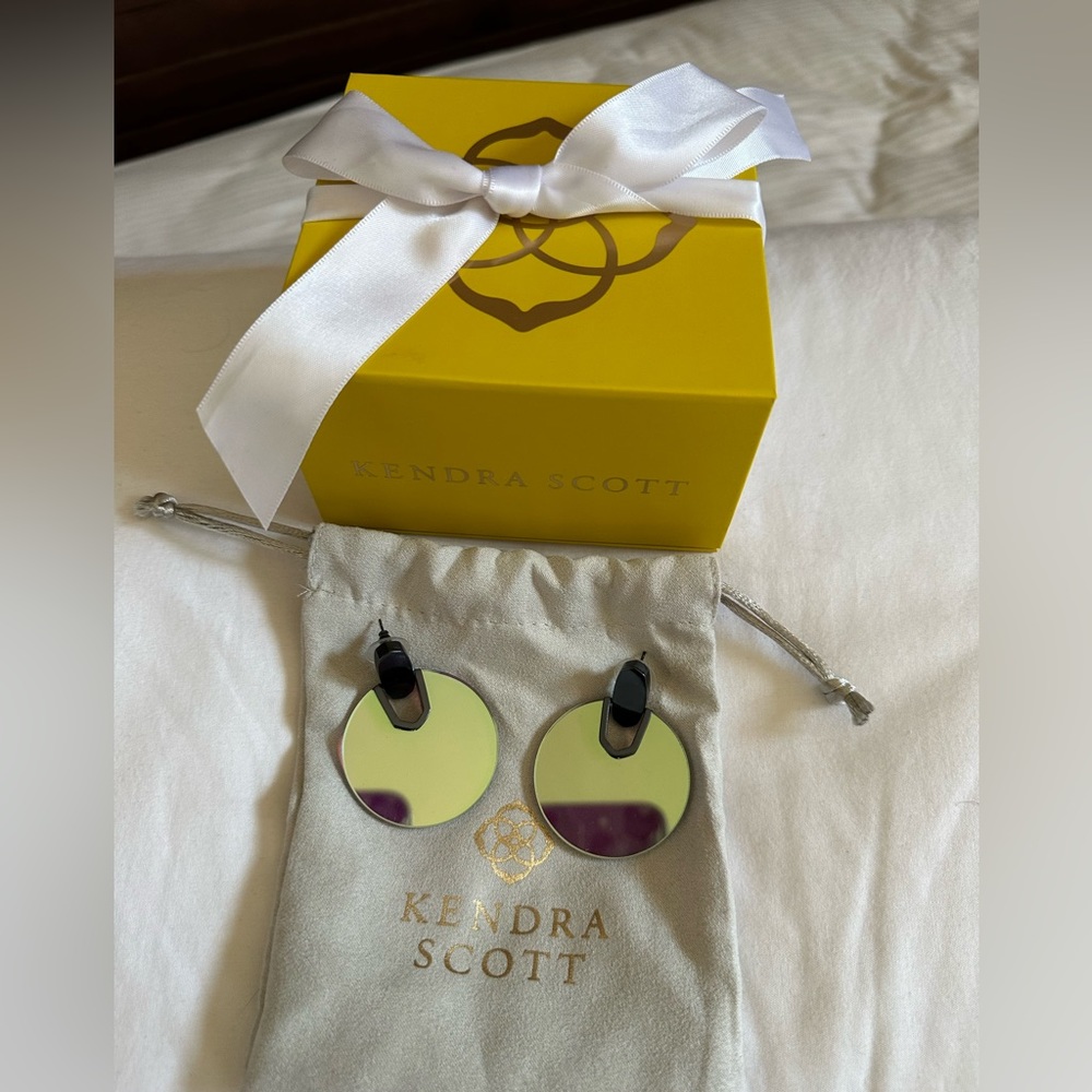 Kendra Scott glass earrings